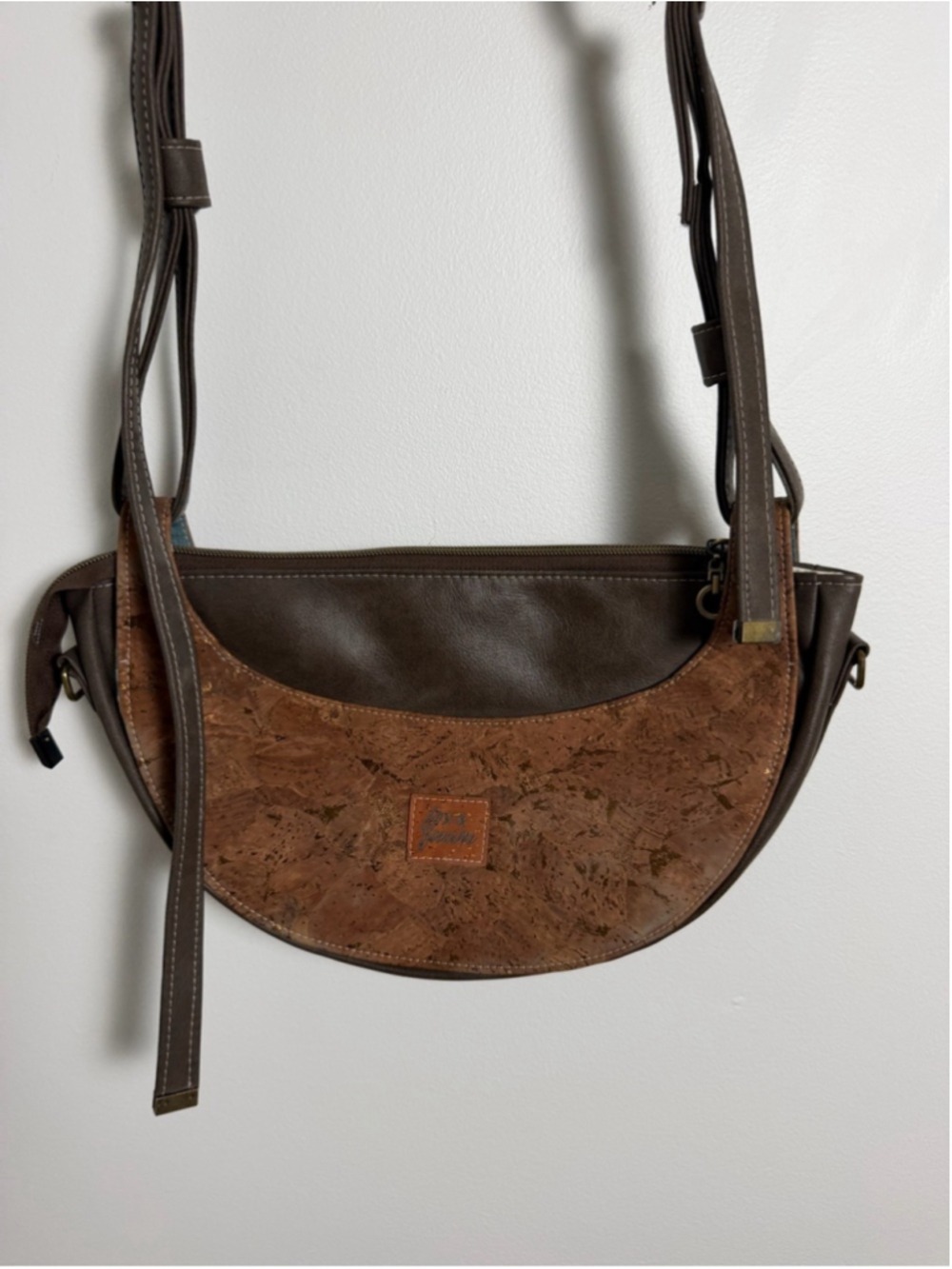 Fox & Fawn Cork Embroidered Boho Crossbody Bag - Picture 6 of 12
